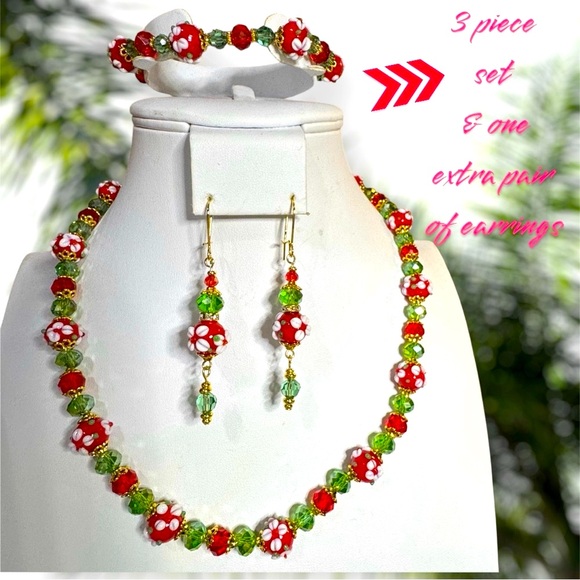 Artisan Red and Green Lampwork Glass Necklace, Bracelet, 2 pair of earrings - Picture 11 of 13